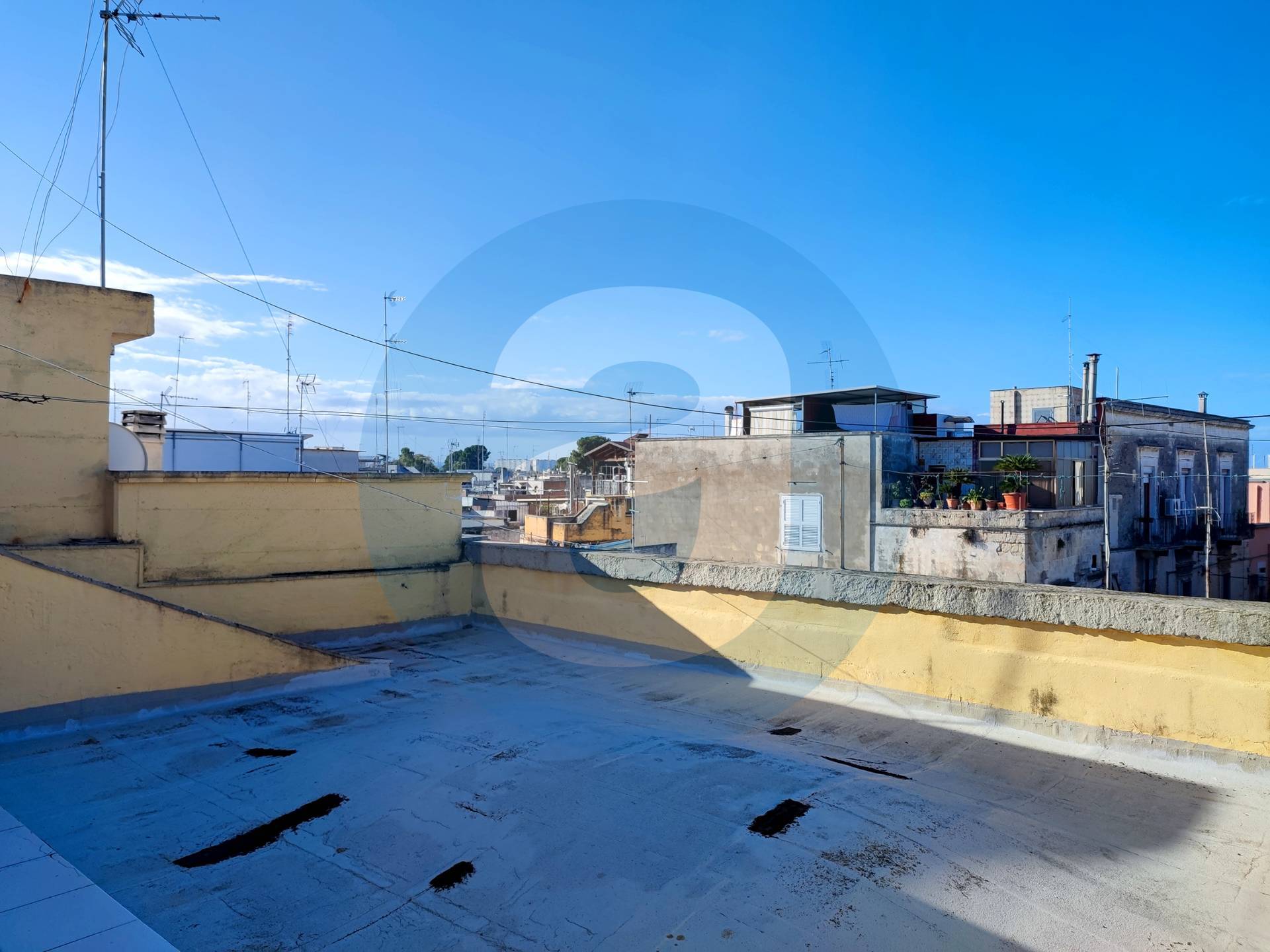 Casa indipendente di  2 vani /100 mq  a Bari - Ceglie del Campo (zona Ceglie del Campo)