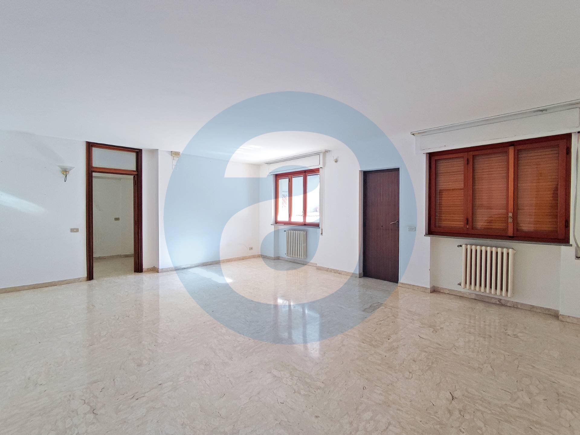 Villa (zona residenziale) di  5 vani /218 mq  a Bari (zona Carbonara)