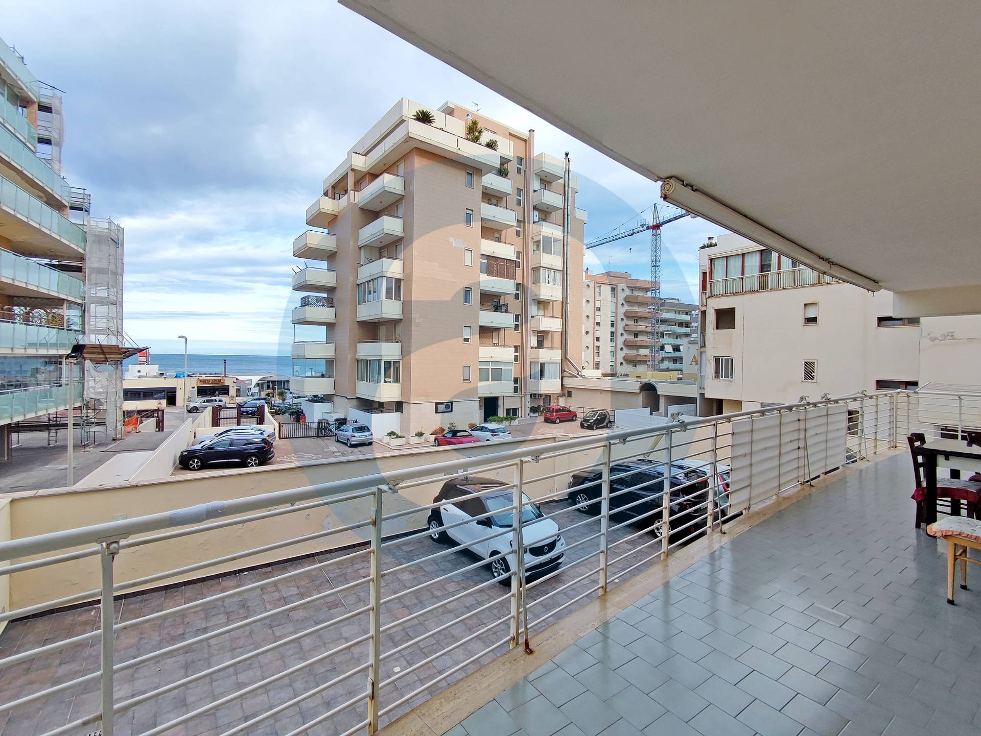 Appartamento di  4 vani /125 mq  a Bari (zona San Cataldo - Faro)