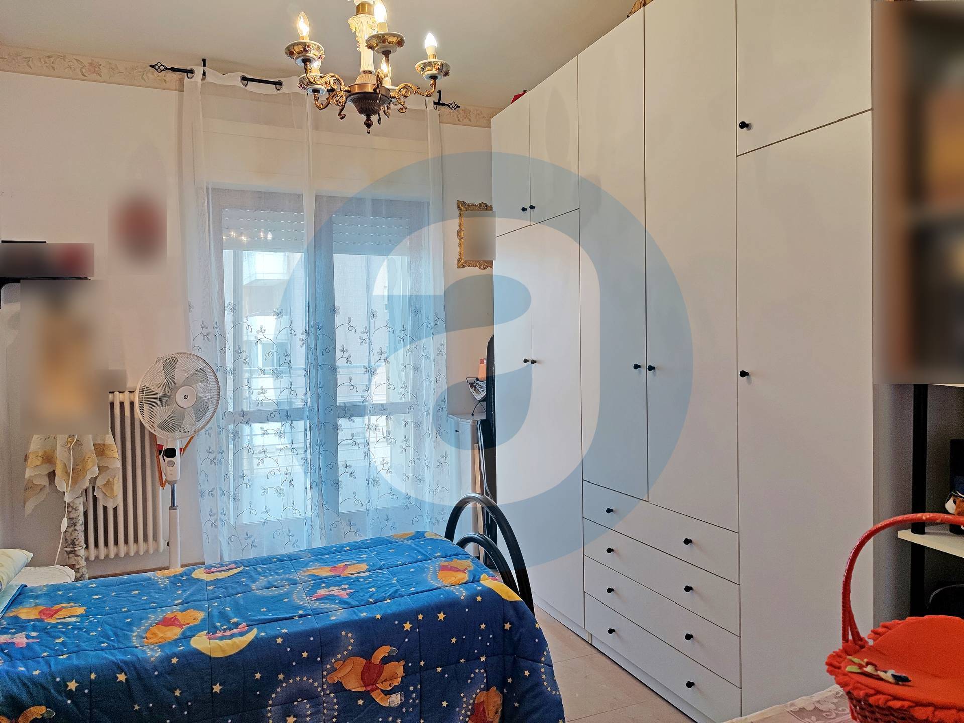 Appartamento di  4 vani /125 mq  a Bari (zona San Cataldo - Faro)