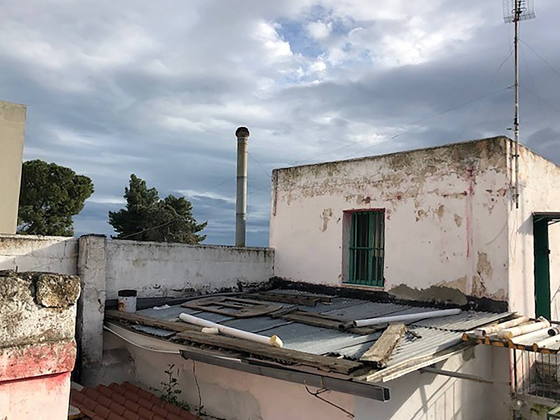 Casa indipendente di  4 vani /156 mq  a Bari - Ceglie del Campo (zona Ceglie del Campo)