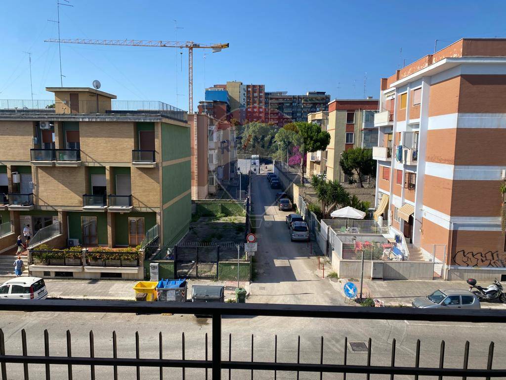 Appartamento di  3 vani /90 mq  a Bari - Poggiofranco (zona Poggiofranco)