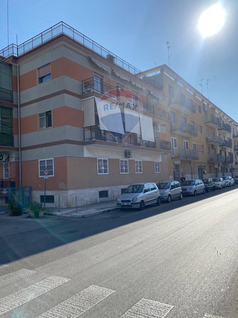 Appartamento di  3 vani /90 mq  a Bari - Poggiofranco (zona Poggiofranco)