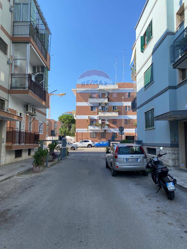 Appartamento di  3 vani /90 mq  a Bari - Poggiofranco (zona Poggiofranco)