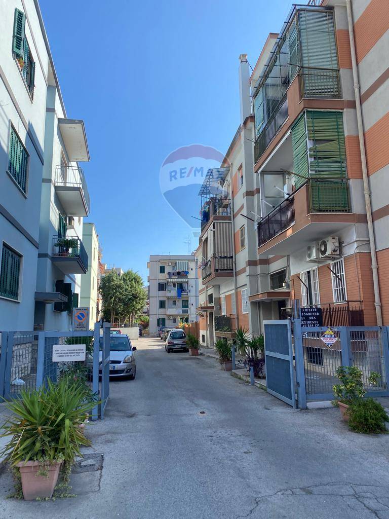 Appartamento di  3 vani /90 mq  a Bari - Poggiofranco (zona Poggiofranco)