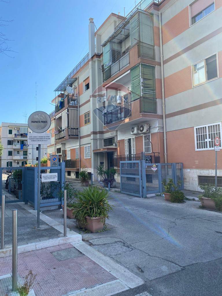 Appartamento di  3 vani /90 mq  a Bari - Poggiofranco (zona Poggiofranco)