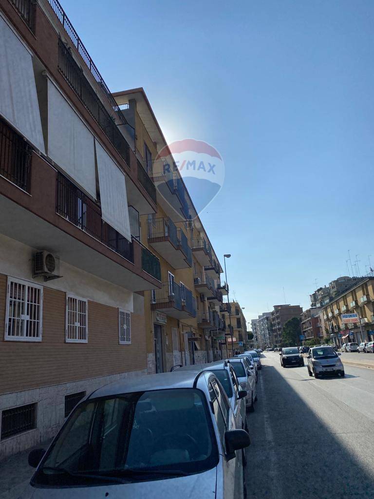 Appartamento di  3 vani /90 mq  a Bari - Poggiofranco (zona Poggiofranco)