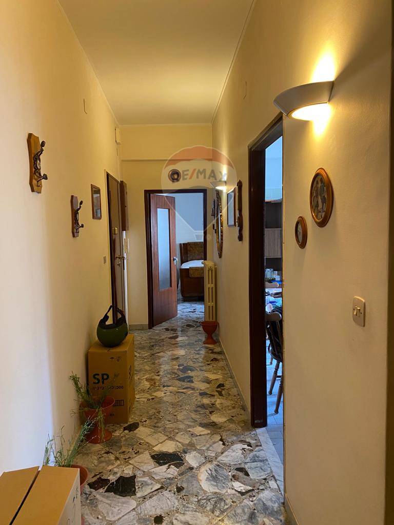 Appartamento di  3 vani /90 mq  a Bari - Poggiofranco (zona Poggiofranco)