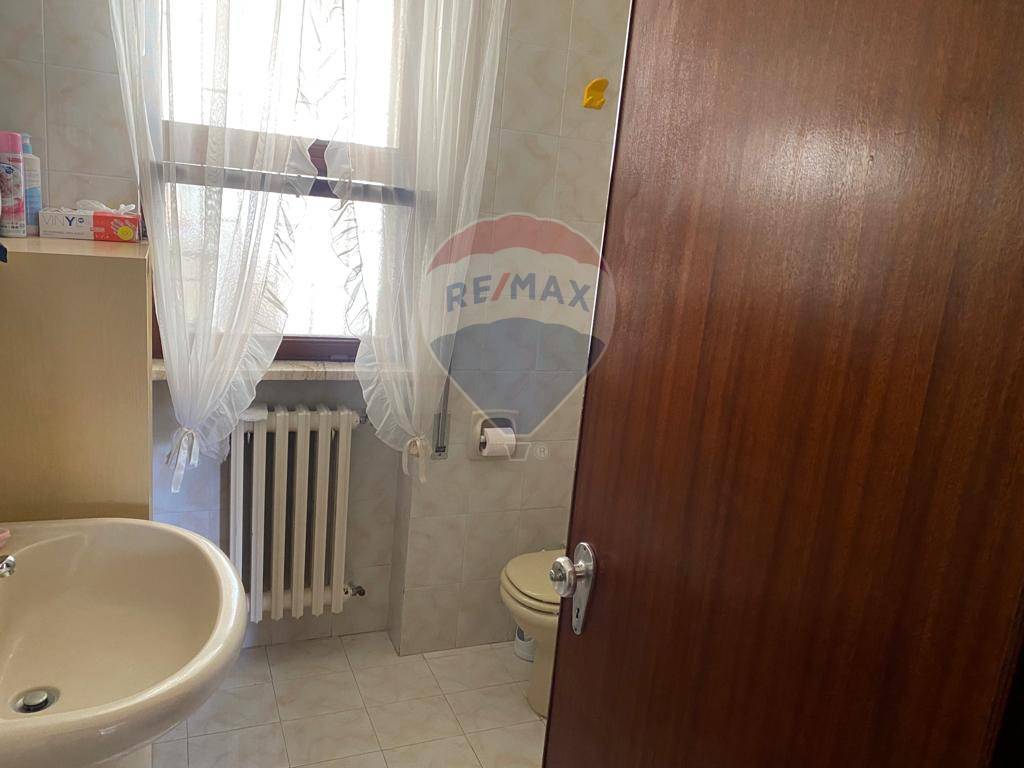 Appartamento di  3 vani /90 mq  a Bari - Poggiofranco (zona Poggiofranco)