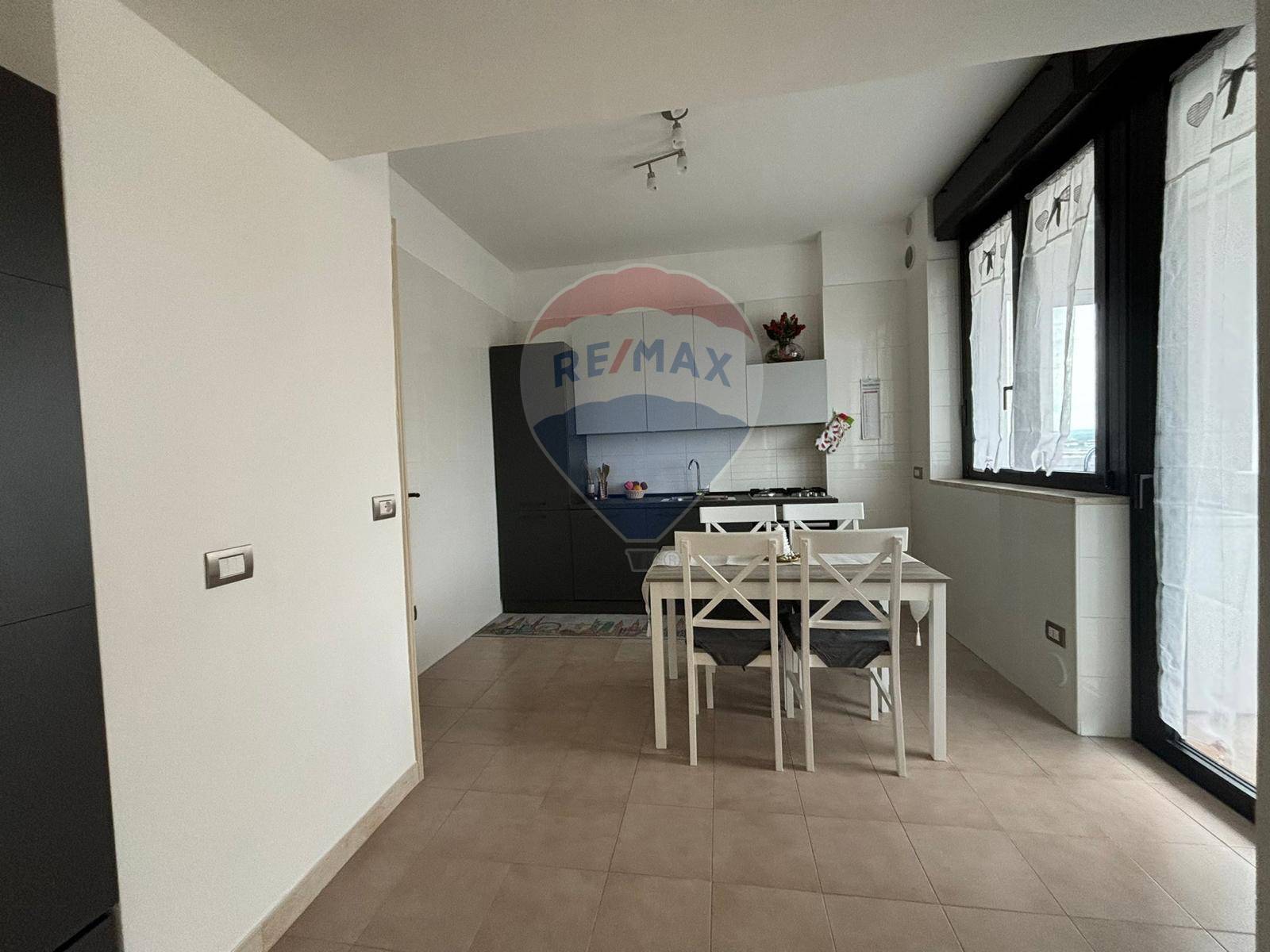 Appartamento di  3 vani /95 mq  a Bari - Poggiofranco (zona Poggiofranco)