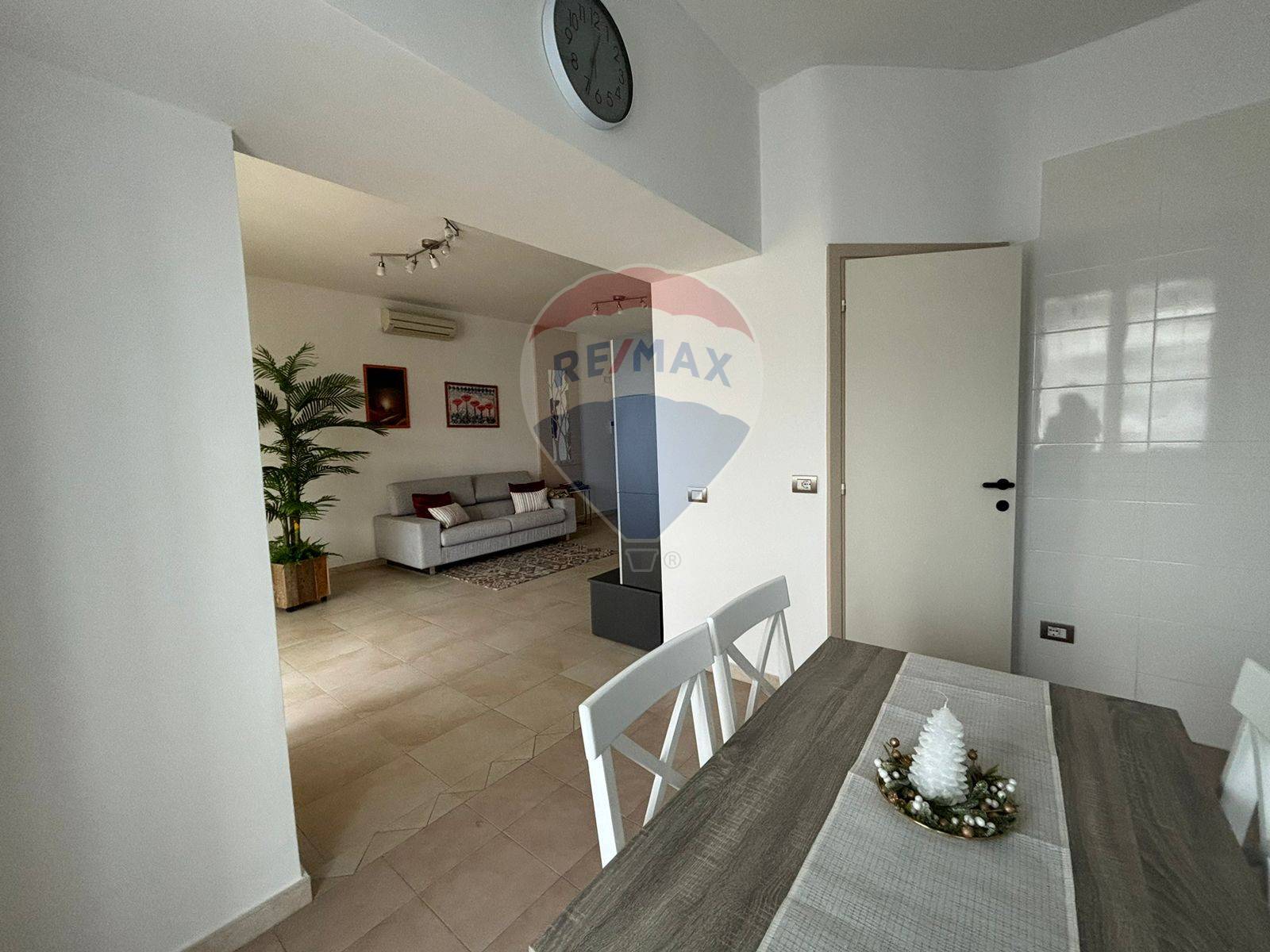 Appartamento di  3 vani /95 mq  a Bari - Poggiofranco (zona Poggiofranco)