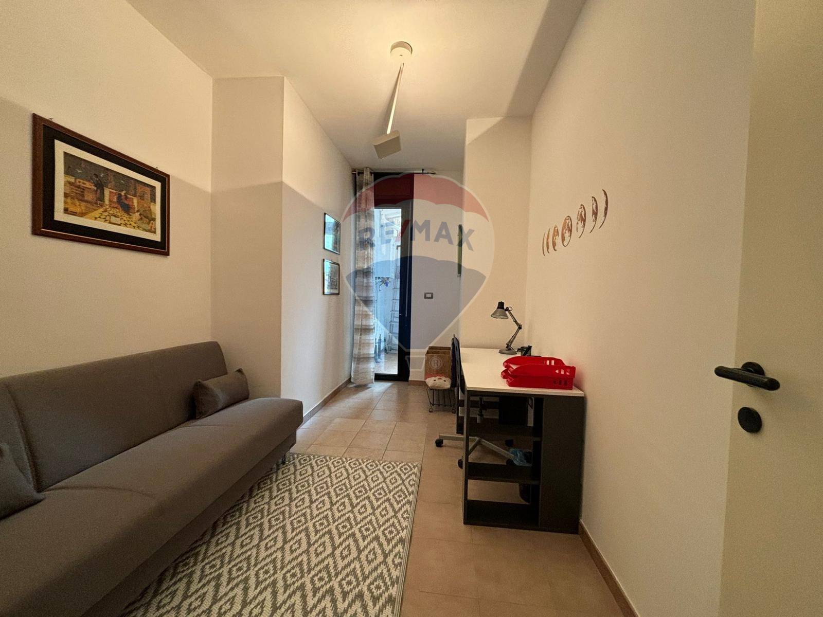 Appartamento di  3 vani /95 mq  a Bari - Poggiofranco (zona Poggiofranco)