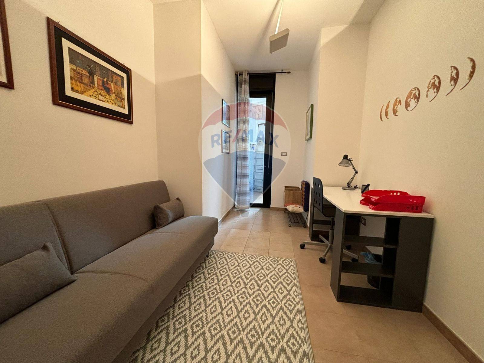 Appartamento di  3 vani /95 mq  a Bari - Poggiofranco (zona Poggiofranco)