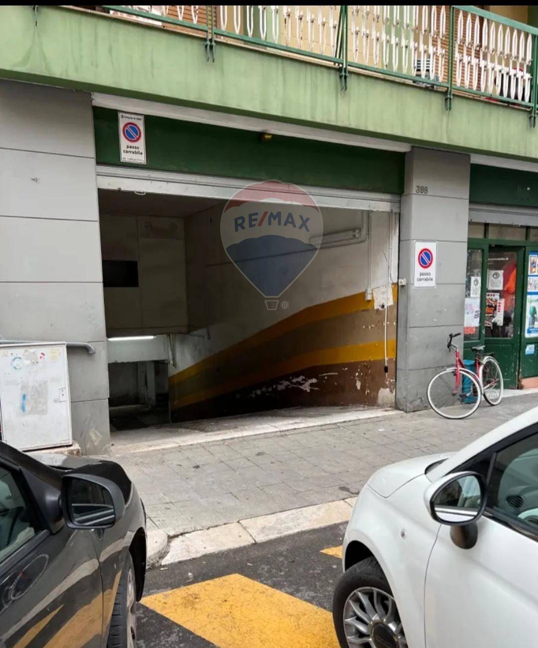 Box / Garage / Posto Auto di  1 vani /185 mq  a Bari - Libertà (zona Libertà )