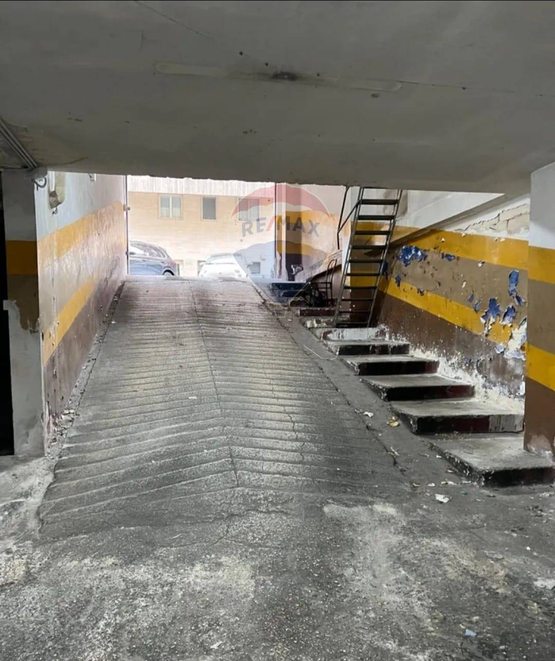 Box / Garage / Posto Auto di  1 vani /185 mq  a Bari - Libertà (zona Libertà )