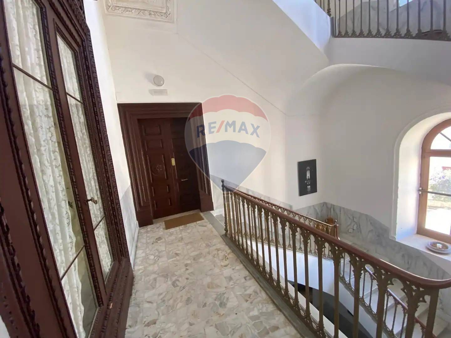 Villa (zona residenziale) di  6 vani /600 mq  a Adelfia (zona Adelfia Canneto)