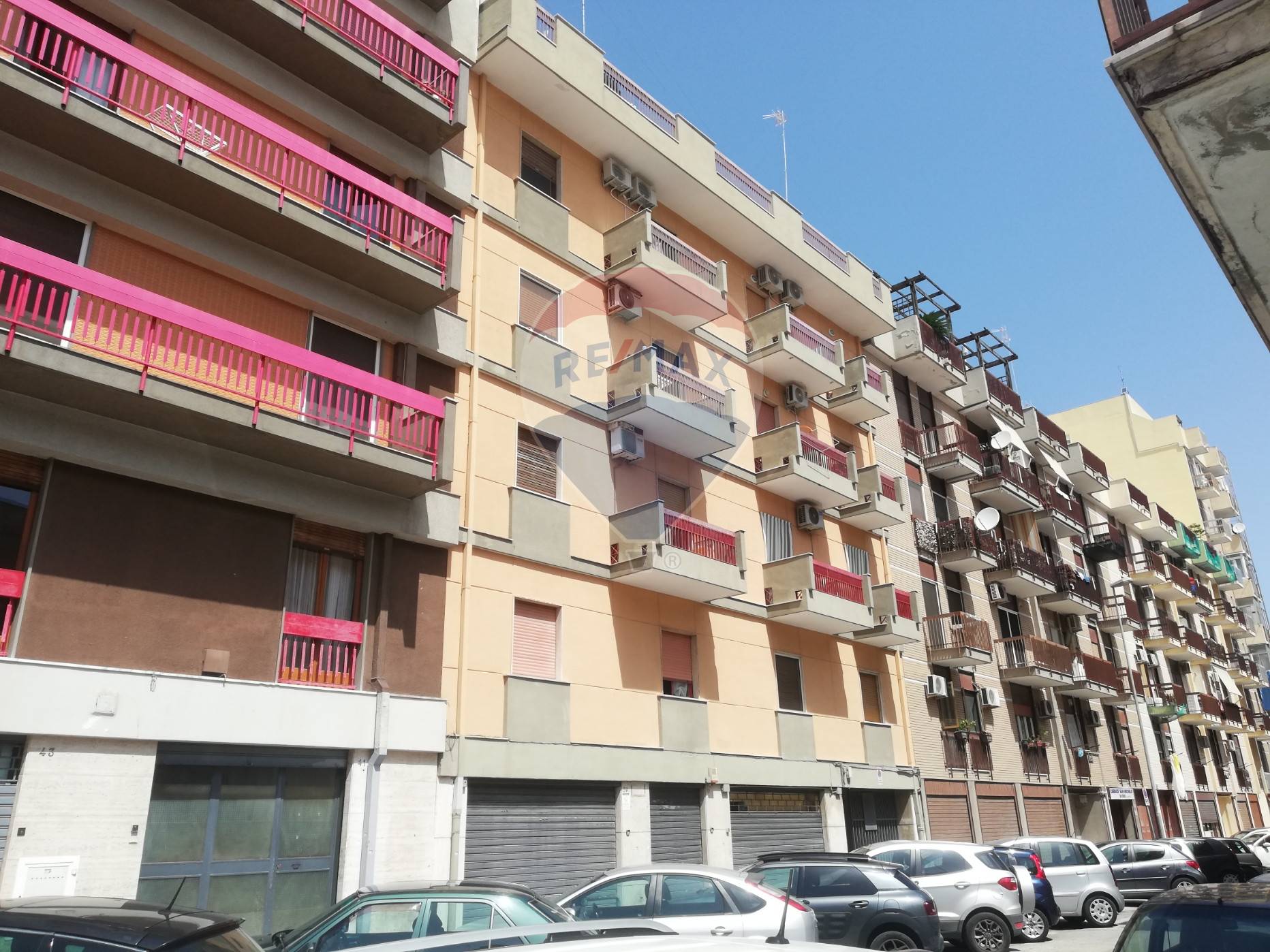 Appartamento di  4 vani /93 mq  a Bari - Libertà (zona Libertà )