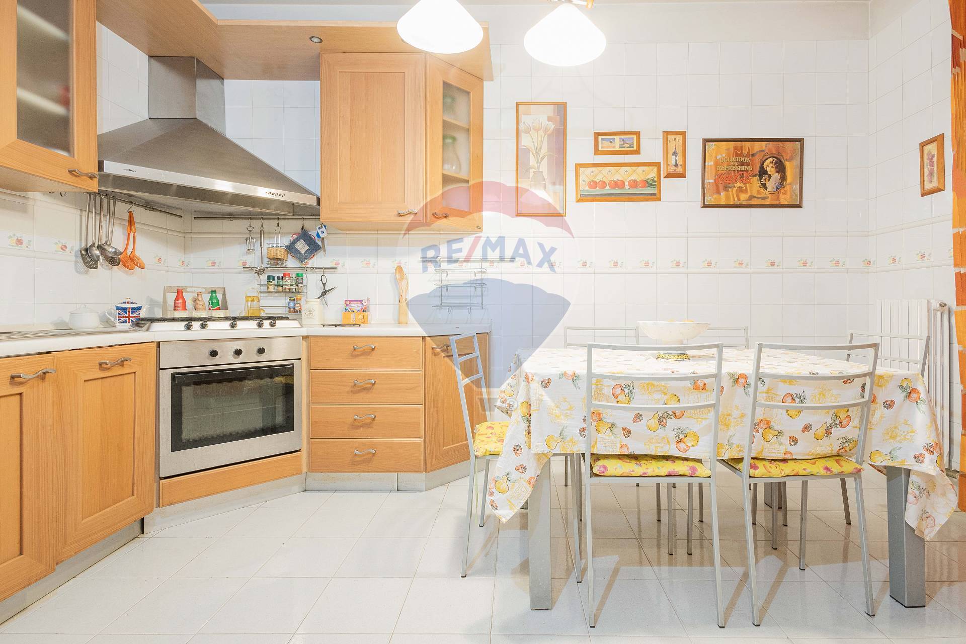 Appartamento di  5 vani /151 mq  a Bari - Poggiofranco (zona Poggiofranco)