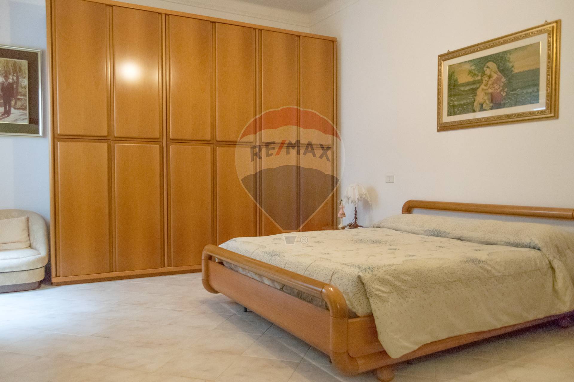 Casa indipendente di  6 vani /222 mq  a Adelfia