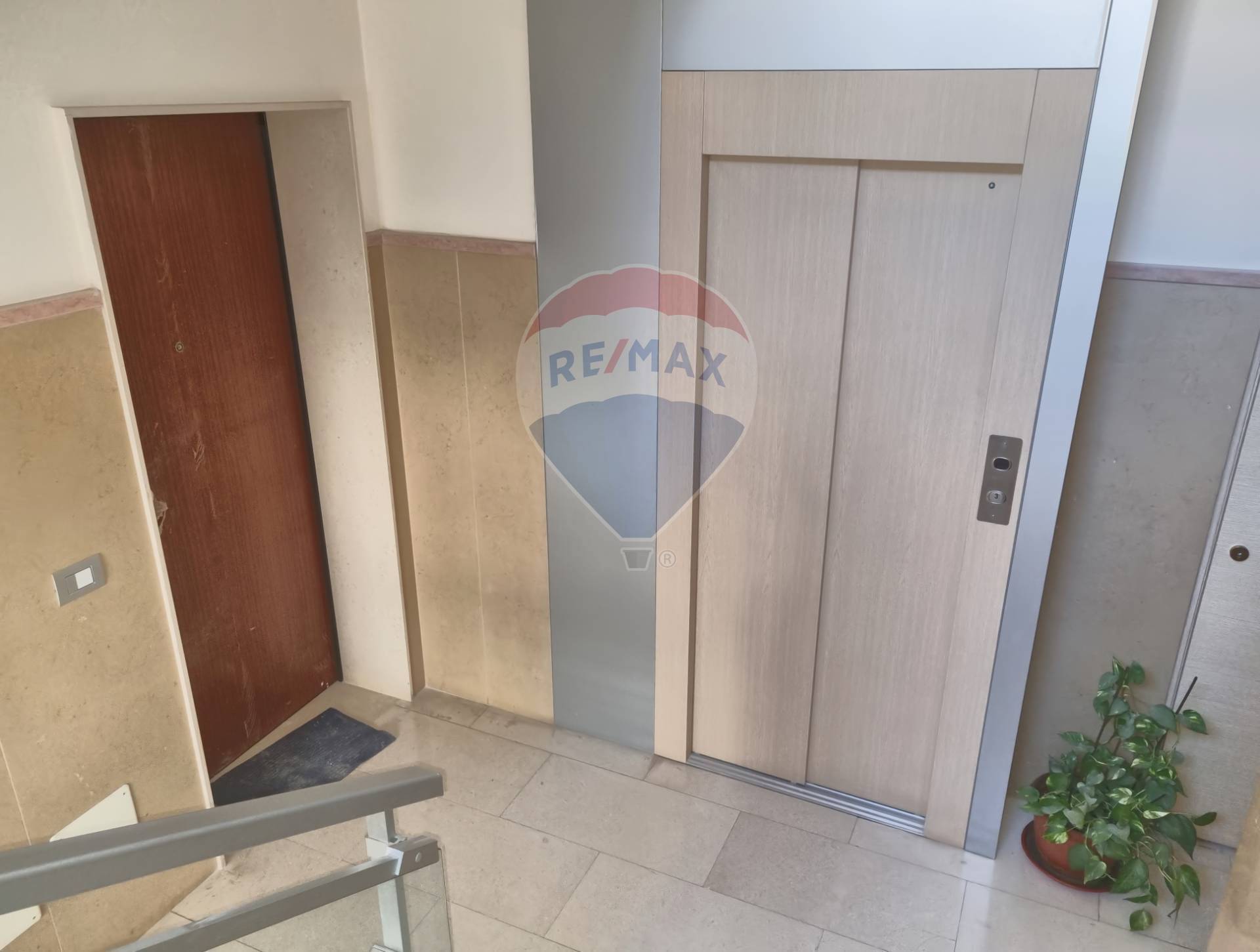 Appartamento di  5 vani /140 mq  a Bari - Murat (zona Murat)