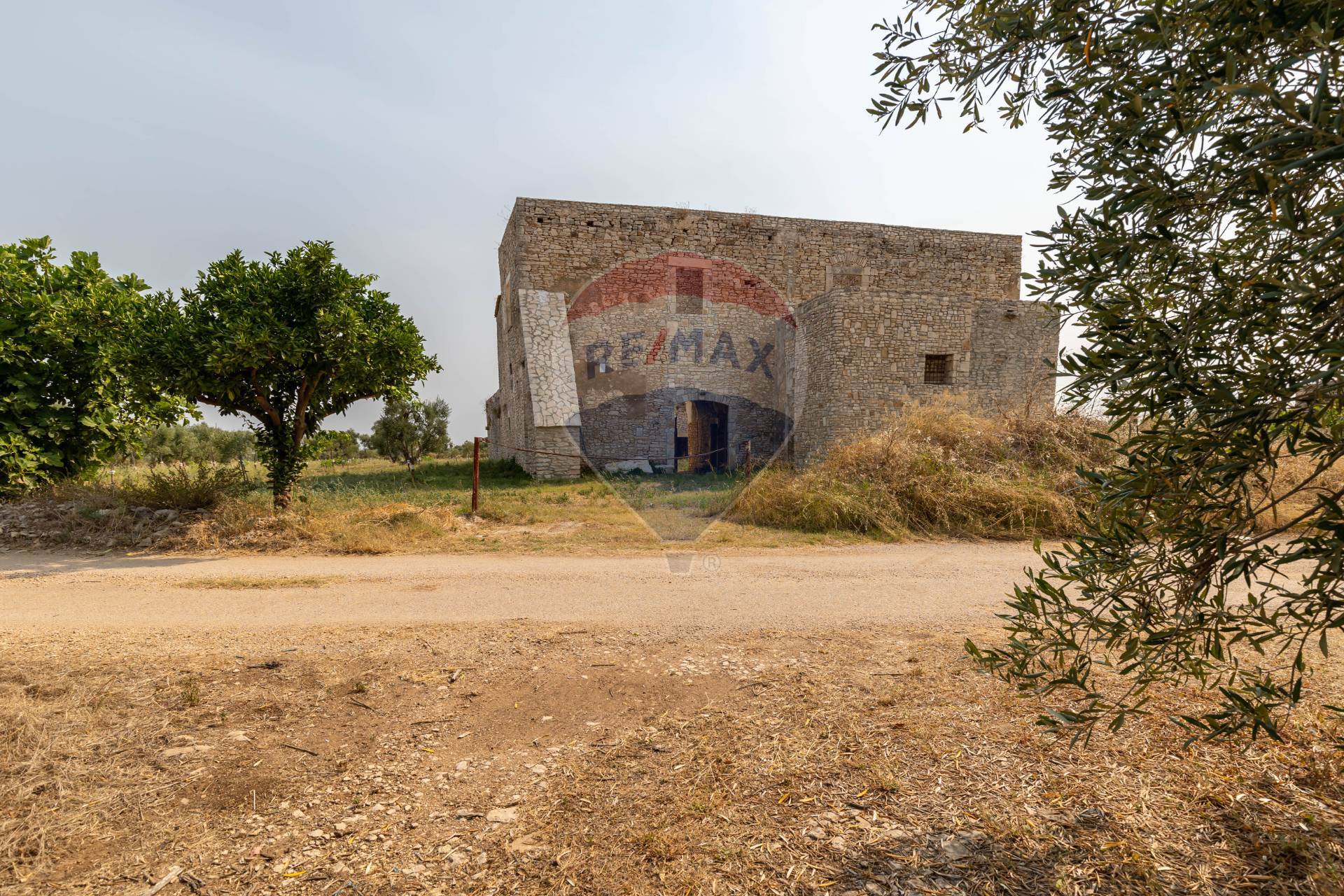 Rustico / Casale / Masseria di  6 vani /621 mq  a Giovinazzo