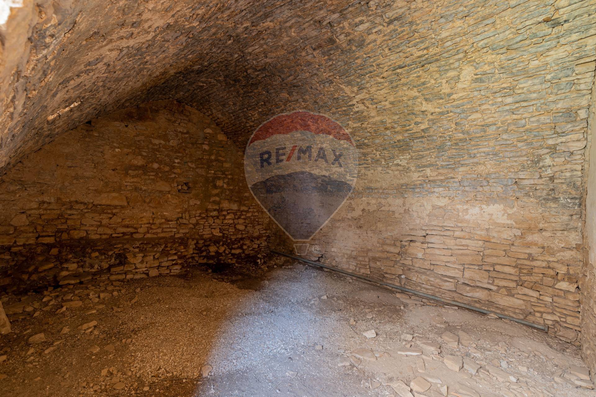 Rustico / Casale / Masseria di  6 vani /621 mq  a Giovinazzo