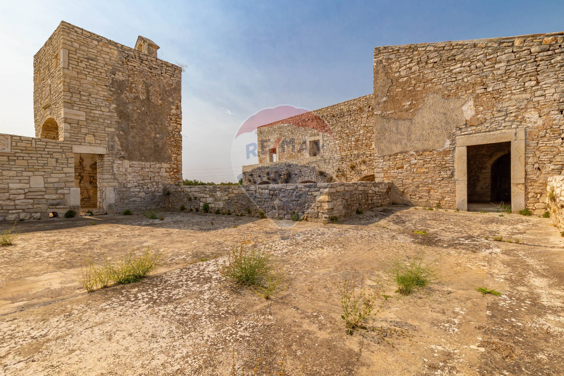 Rustico / Casale / Masseria di  6 vani /621 mq  a Giovinazzo