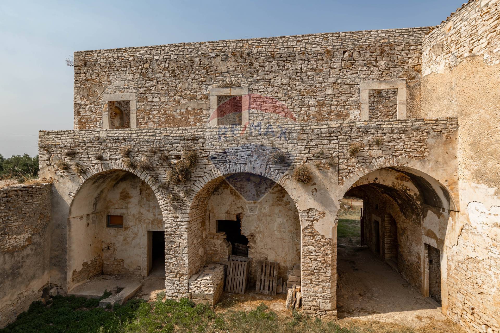 Rustico / Casale / Masseria di  6 vani /621 mq  a Giovinazzo