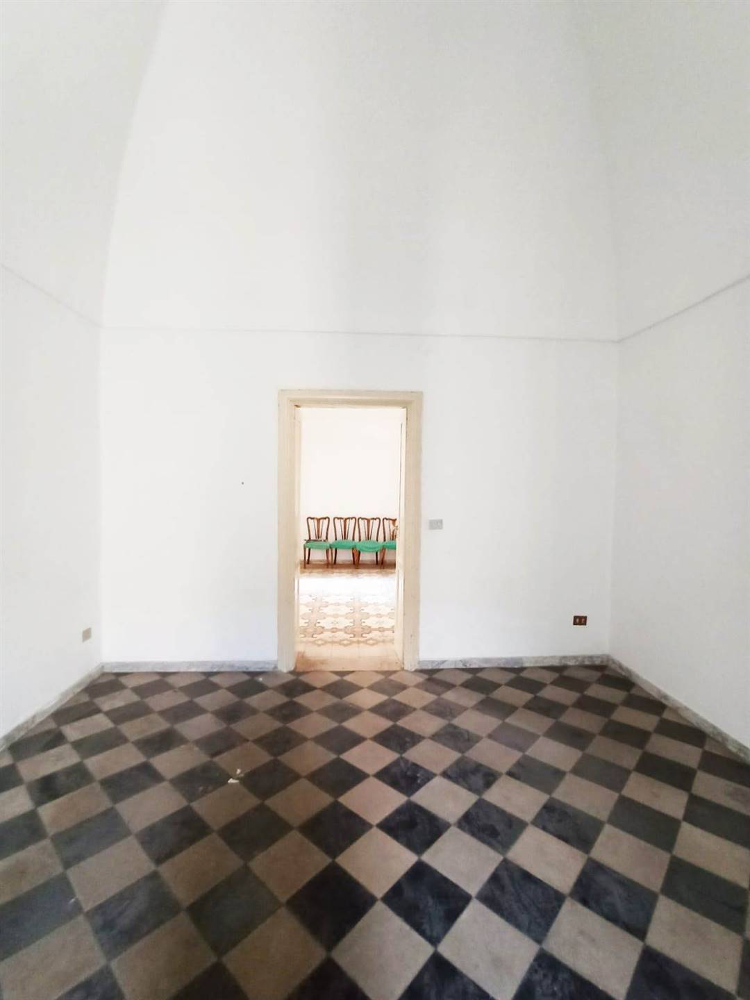 Palazzo / Stabile di  6 vani /322 mq  a Monopoli