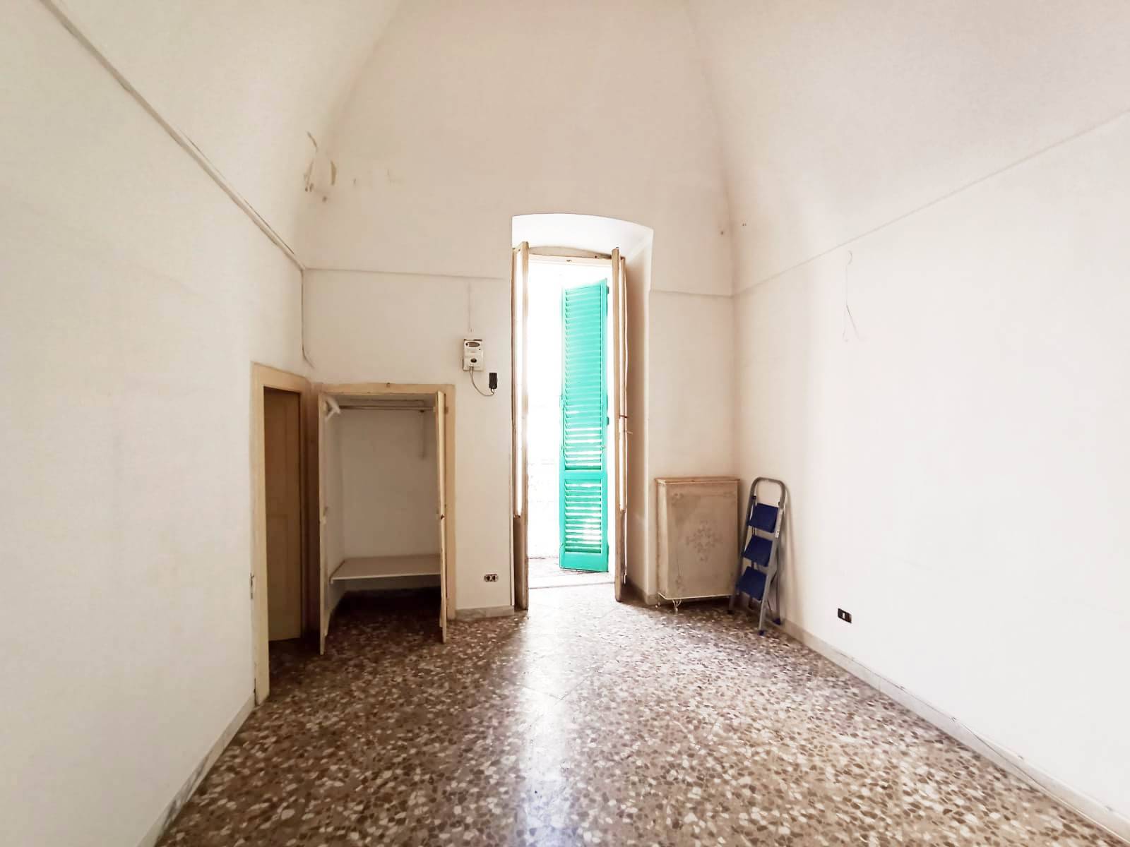 Palazzo / Stabile di  6 vani /322 mq  a Monopoli