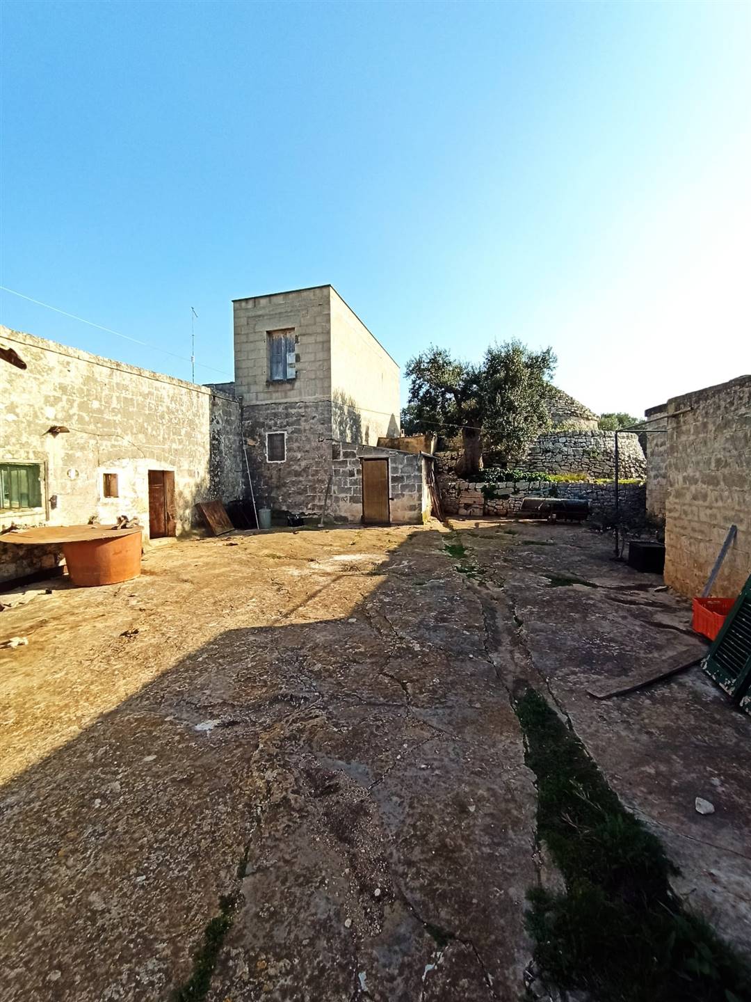 Rustico / Casale / Masseria di  6 vani /800 mq  a Polignano a Mare