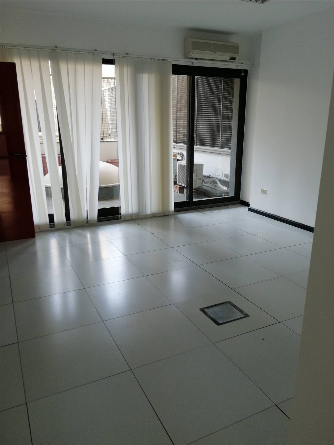 Ufficio di  3 vani /91 mq  a Bari (zona SAN PASQUALE)