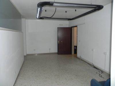 Ufficio di  5 vani /148 mq  a Bari (zona PICONE)