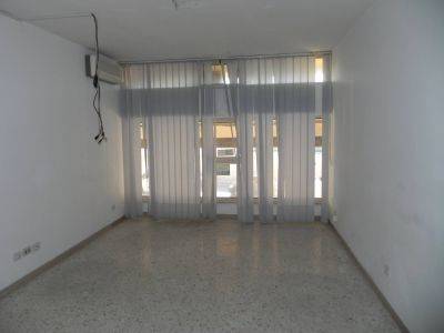 Ufficio di  5 vani /148 mq  a Bari (zona PICONE)