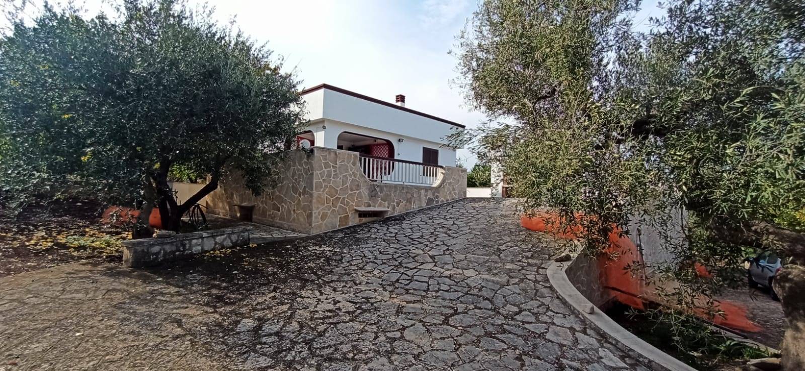 Villa (zona residenziale) di  4 vani /172 mq  a Monopoli