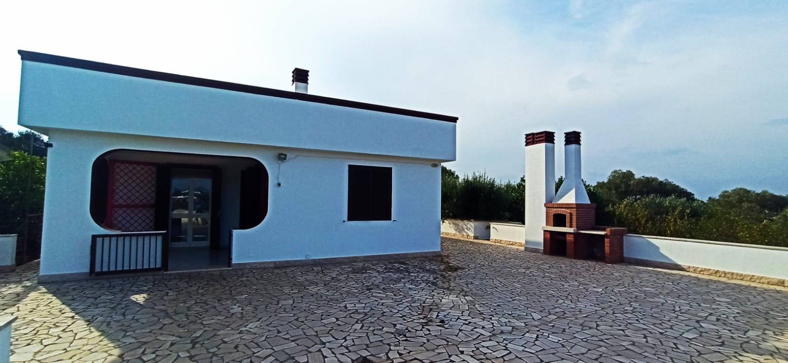 Villa (zona residenziale) di  4 vani /172 mq  a Monopoli