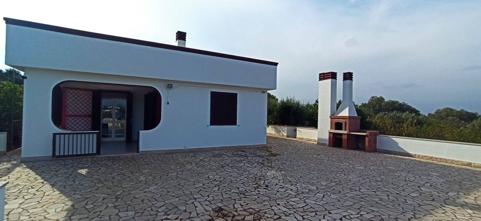 Villa (zona residenziale) di  4 vani /172 mq  a Monopoli