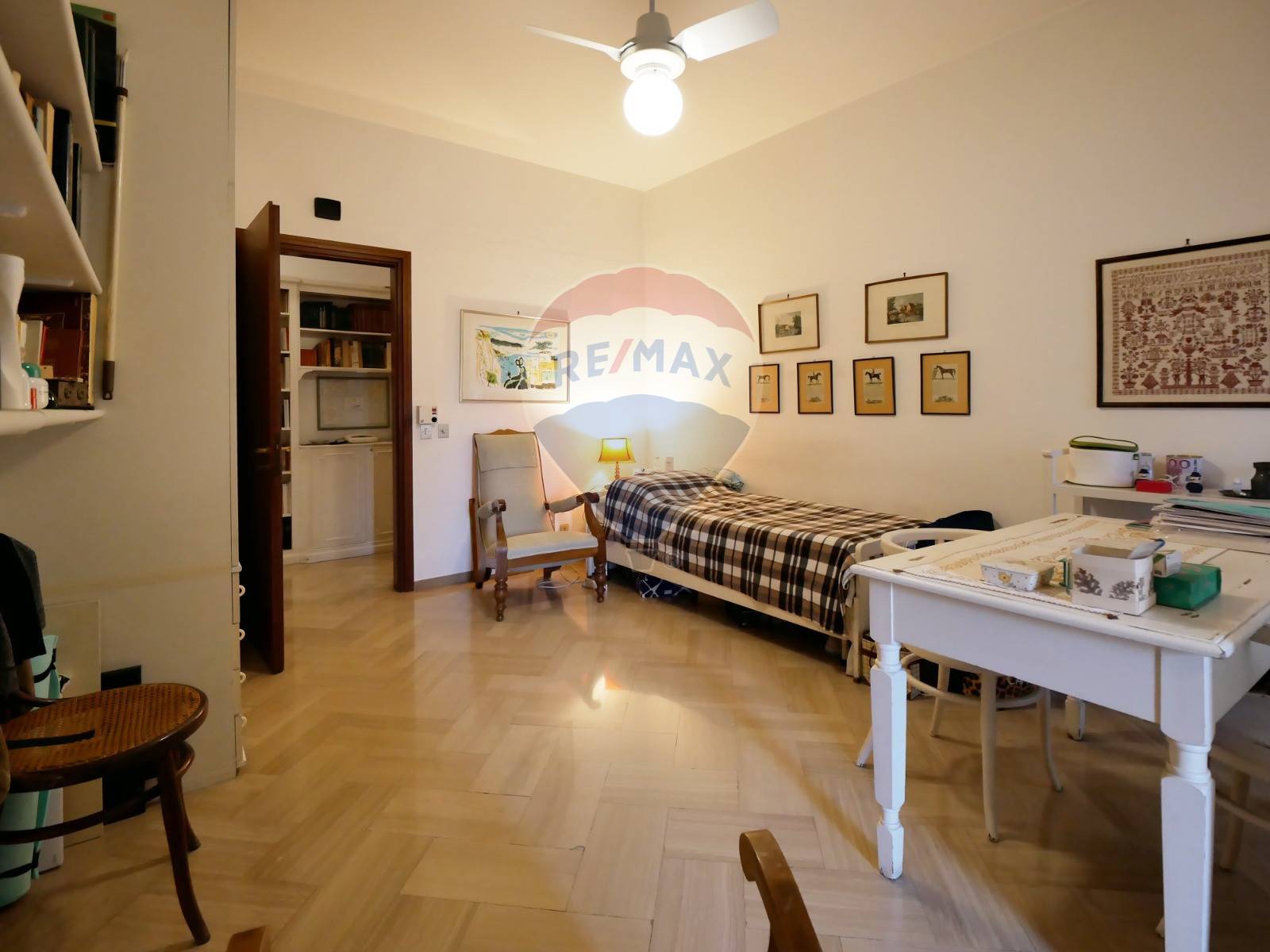 Appartamento di  5 vani /165 mq  a Bari - Poggiofranco (zona Poggiofranco)