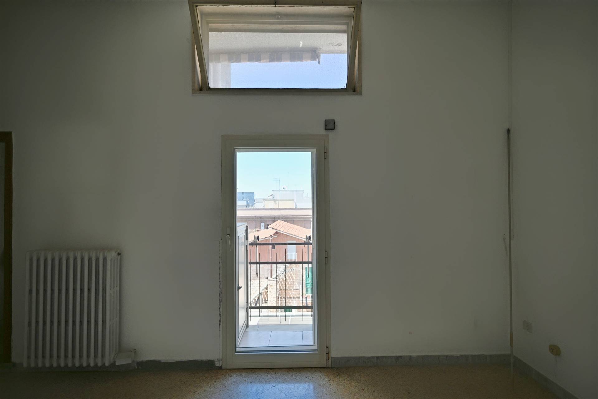 Appartamento di  4 vani /100 mq  a Castellana Grotte