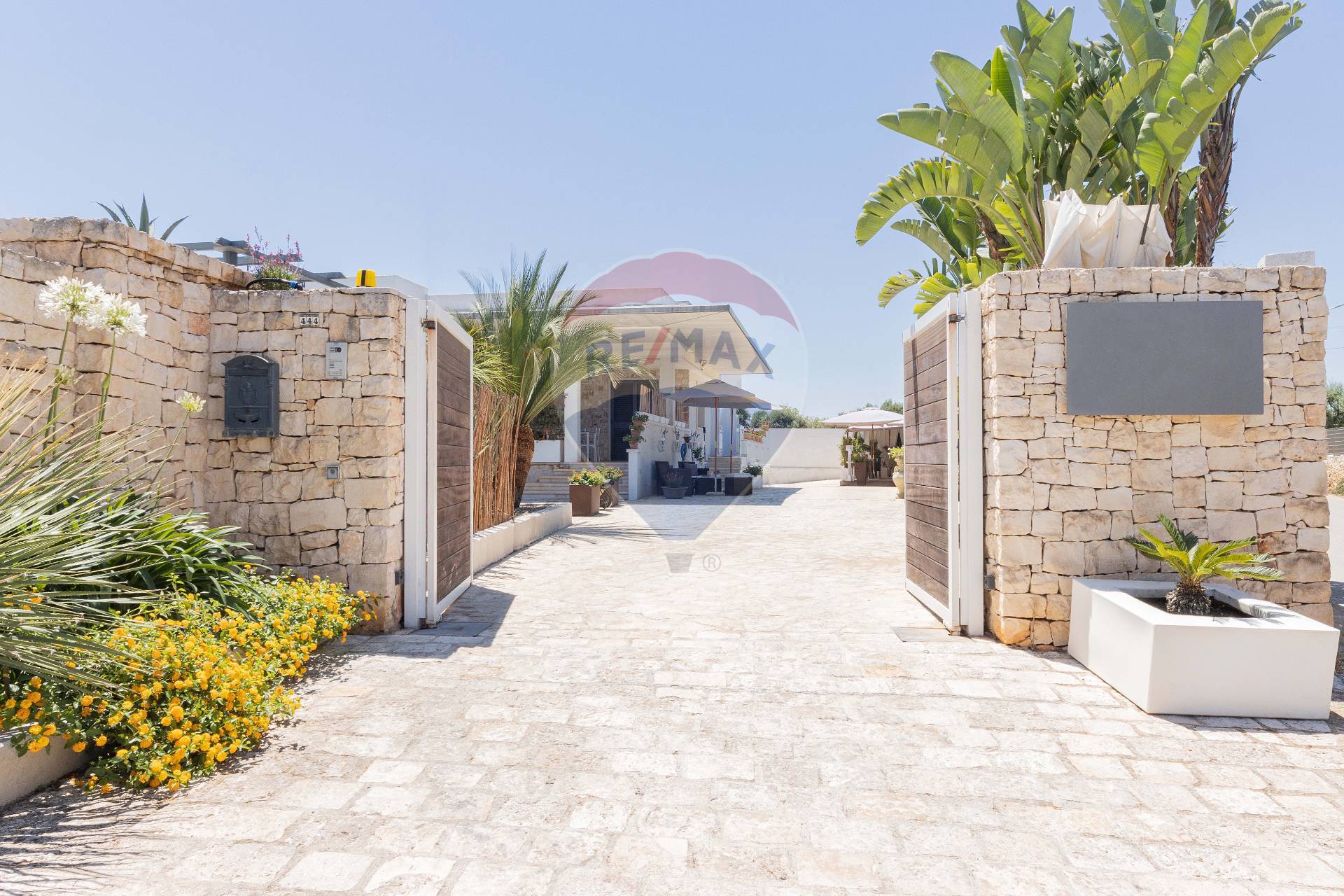 Villa (zona residenziale) di  6 vani /450 mq  a Polignano a Mare