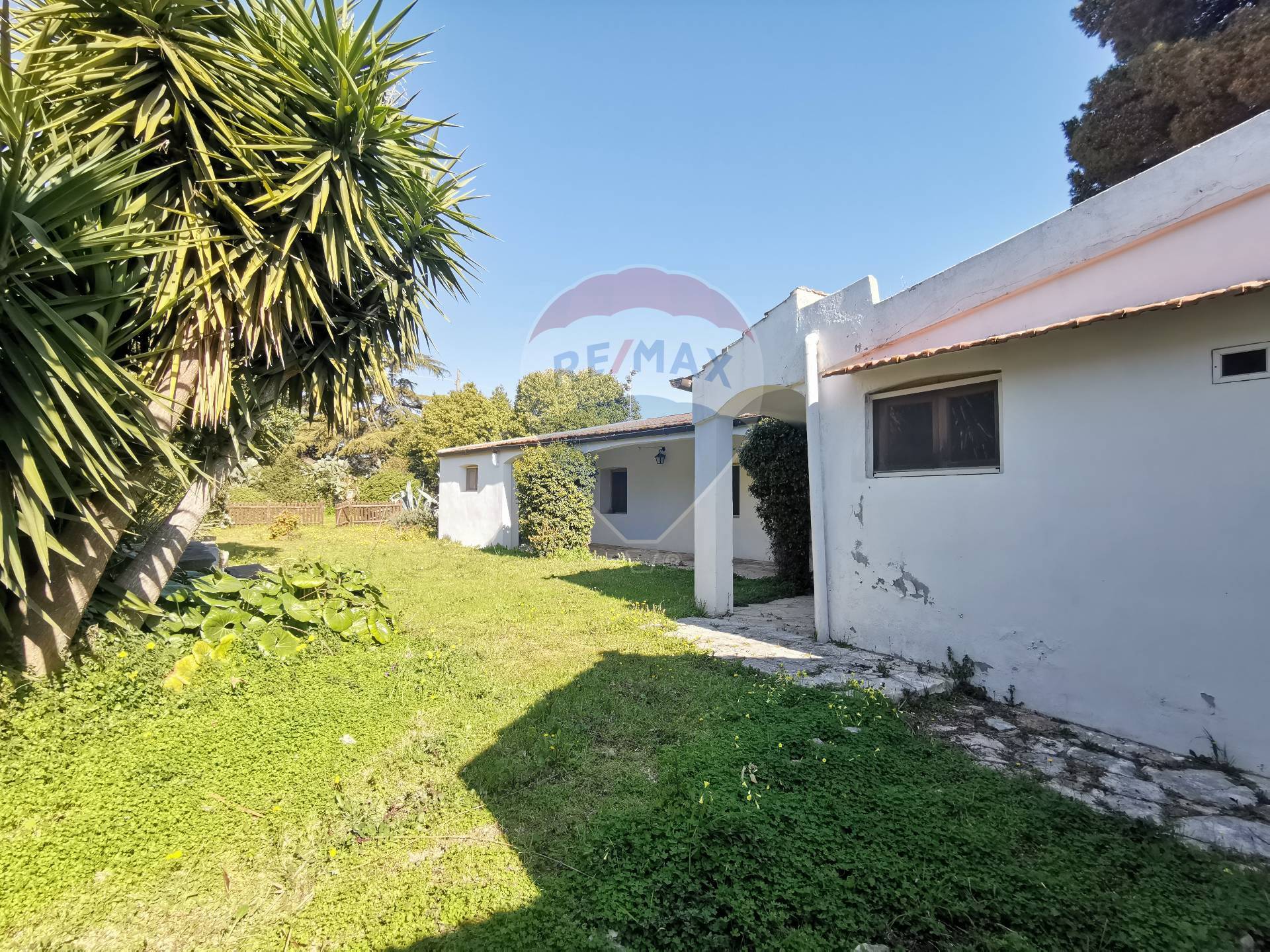 Casa indipendente di  6 vani /420 mq  a Bari - Poggiofranco (zona Poggiofranco)