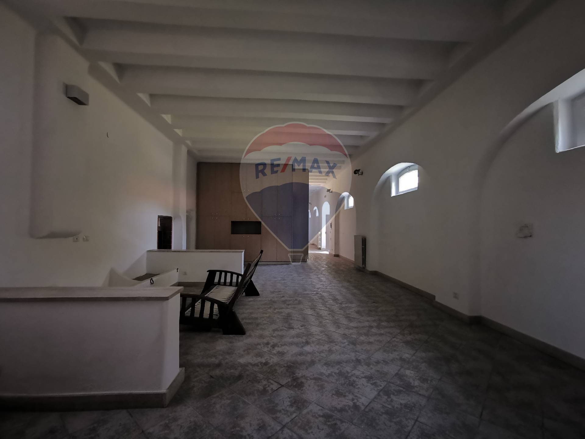 Casa indipendente di  6 vani /420 mq  a Bari - Poggiofranco (zona Poggiofranco)