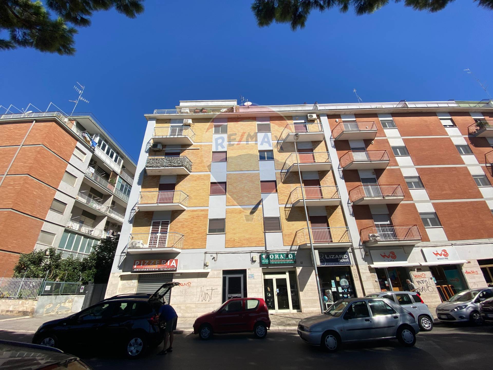 Appartamento di  3 vani /107 mq  a Bari - Poggiofranco (zona Poggiofranco)