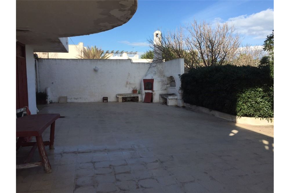 Villa (zona residenziale) di  6 vani /450 mq  a Mola di Bari