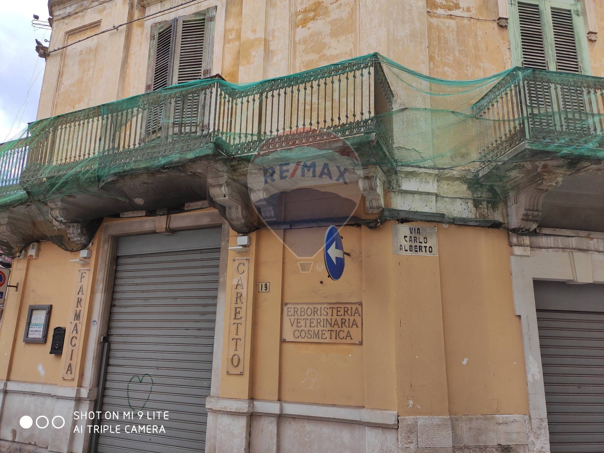 Casa indipendente di  6 vani /747 mq  a Triggiano