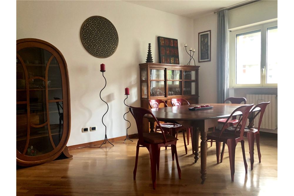 Appartamento di  6 vani /180 mq  a Bari - Poggiofranco (zona Poggiofranco)