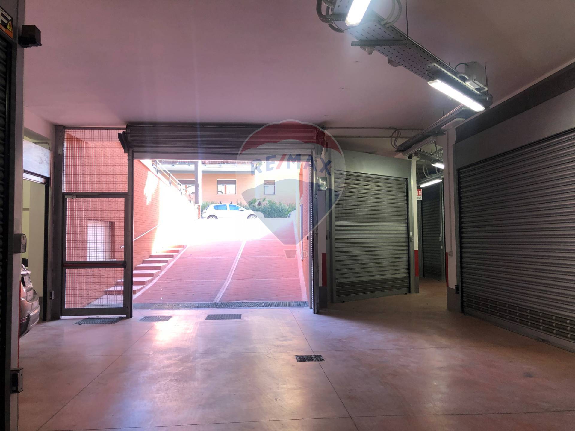 Box / Garage / Posto Auto di  1 vani /17 mq  a Bari - Poggiofranco (zona Poggiofranco)