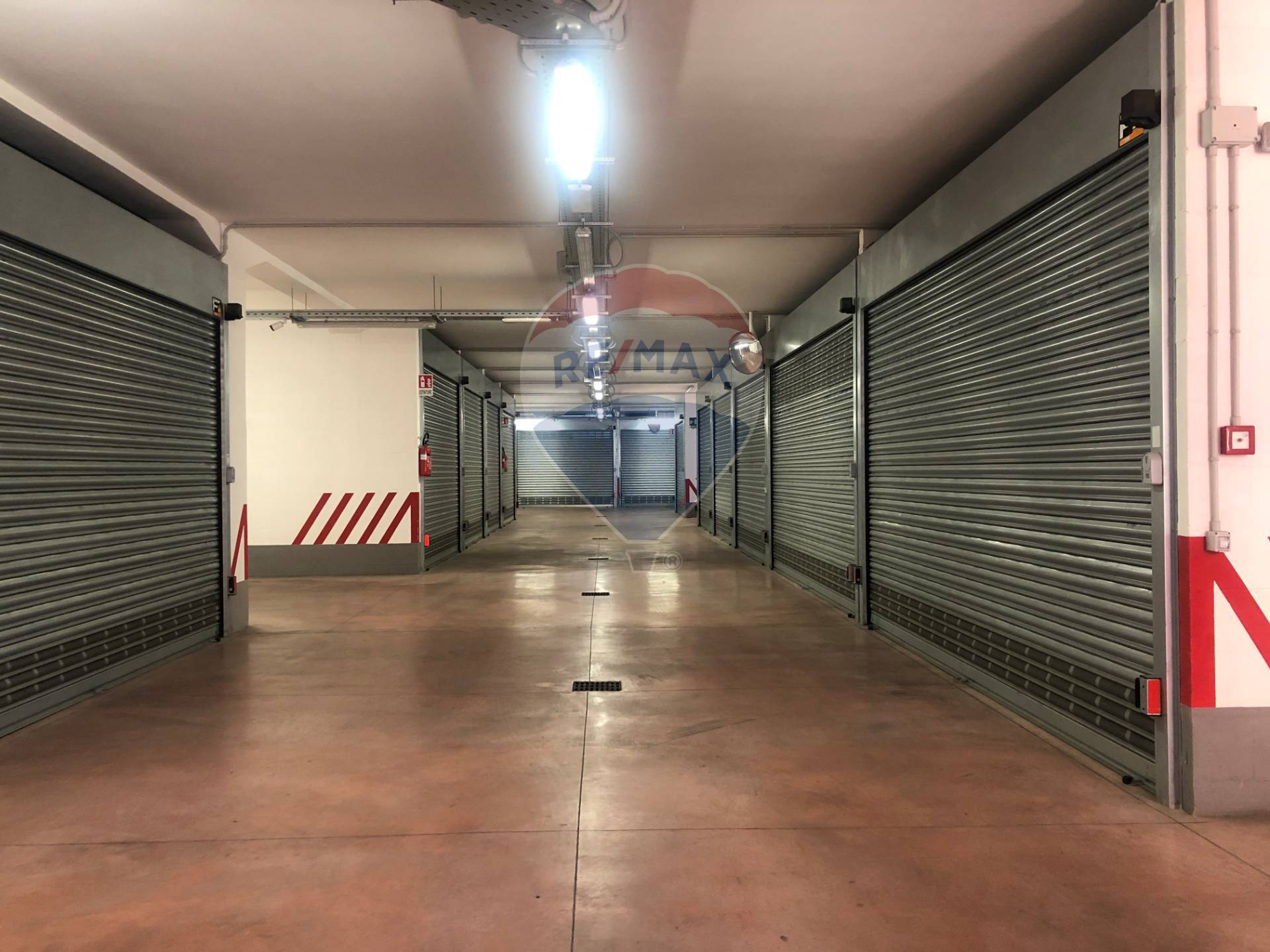 Box / Garage / Posto Auto di  1 vani /17 mq  a Bari - Poggiofranco (zona Poggiofranco)