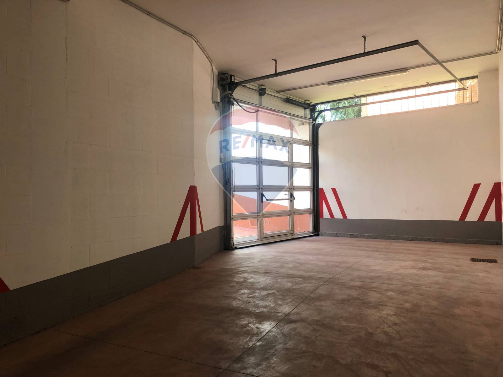 Box / Garage / Posto Auto di  1 vani /17 mq  a Bari - Poggiofranco (zona Poggiofranco)