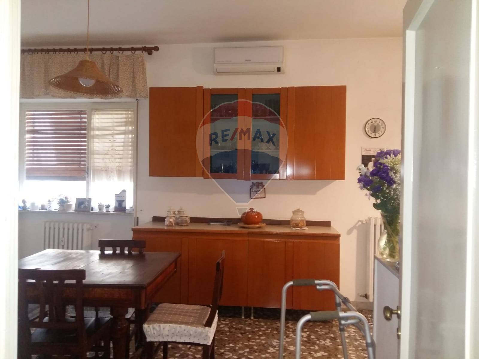 Appartamento di  4 vani /175 mq  a Bari - Poggiofranco (zona Poggiofranco)